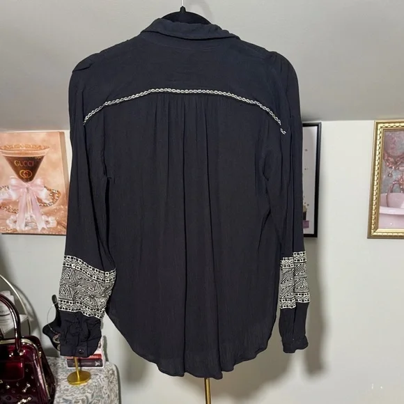 EUC Amuse Society Black Textured Viscose Fabric Blouse w/ Gold Metallic Accents - Picture 3 of 7